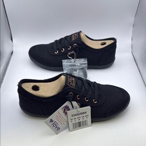 Bobs By Skechers Shoes Womens 8